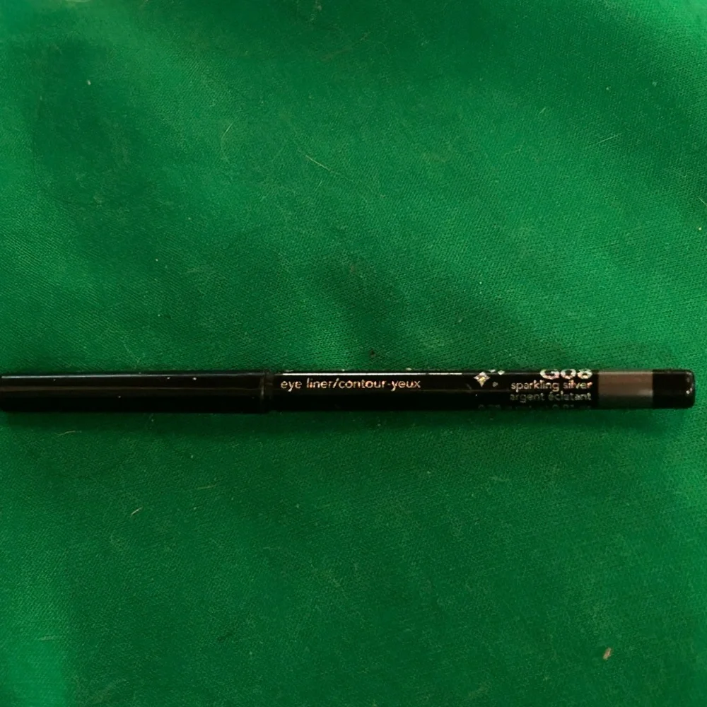 Avon Glimmersticks Diamonds Eyeliner. Sparkling Silver